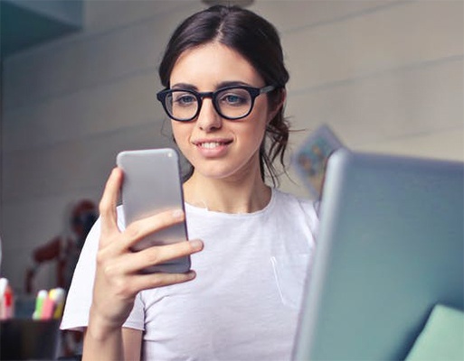Woman-phone-researcher-student-technology